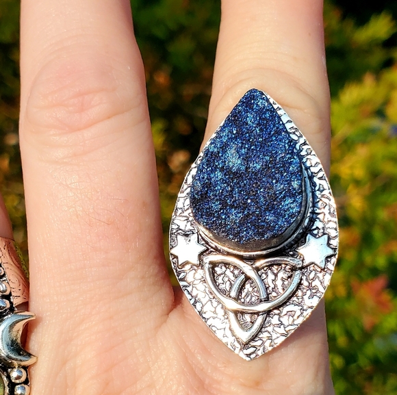 New Blue Titanium Druzy Triquetra 925 Silver Statement Ring. - Picture 6 of 8